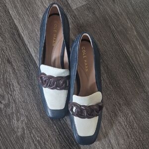 Cole Haan Women's Blue and Cream Loafers Size 6B